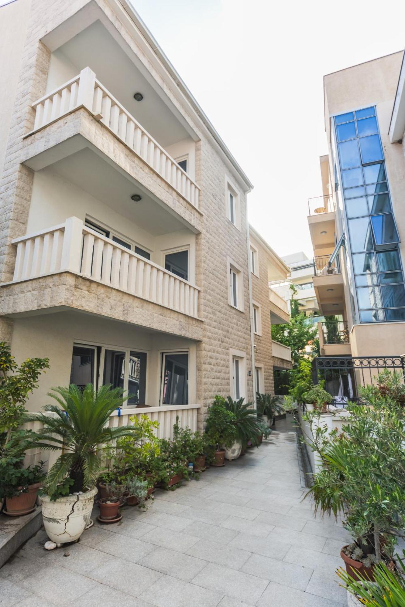 Apartments Franicevic Petrovac Екстериор снимка