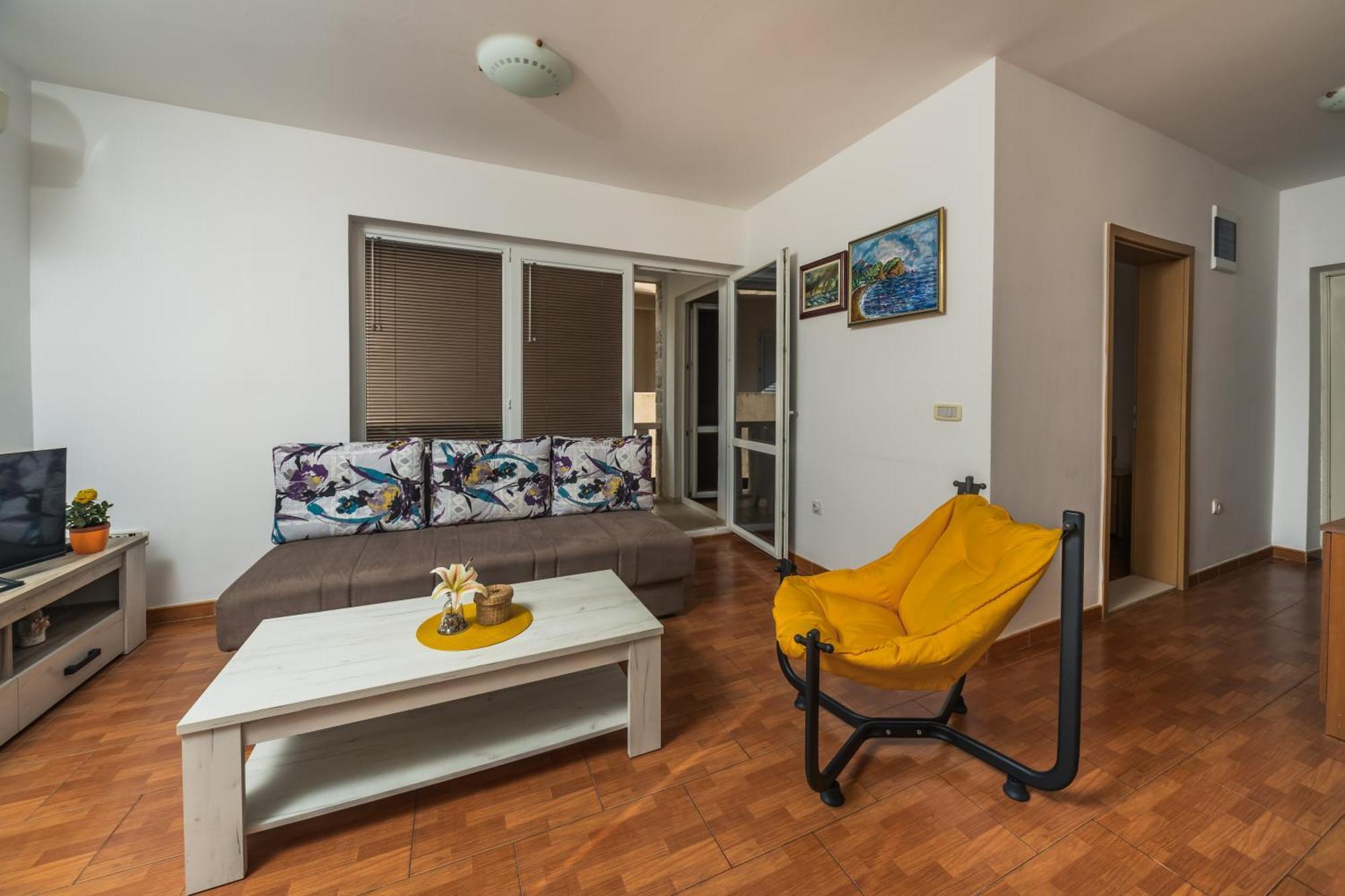 Apartments Franicevic Petrovac Екстериор снимка